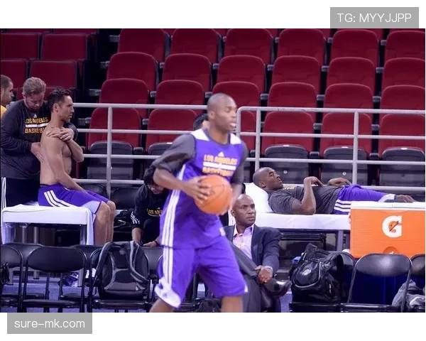 篮球干扰球判罚在国际联赛和NBA中为何不同？